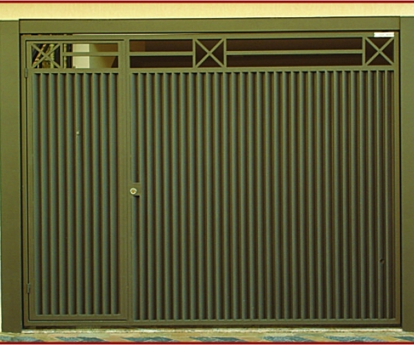 FV009 - veneziana vertical com ventilação em Tubos